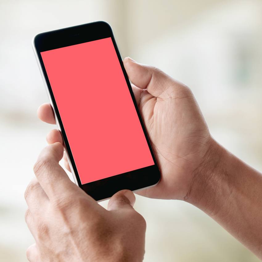 Marije deed smartphone weg_119